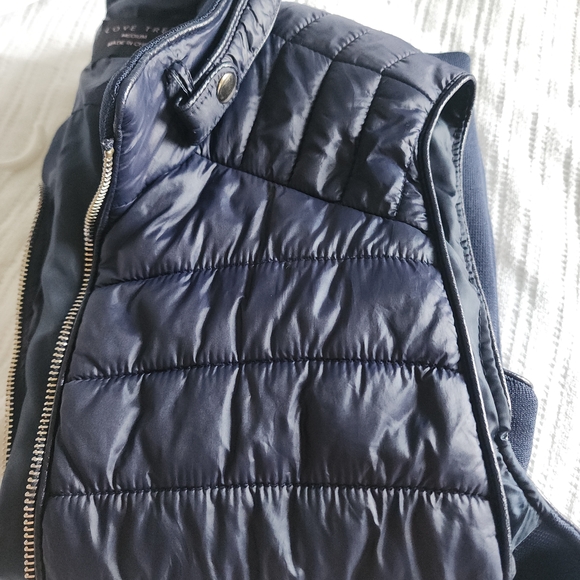 Love Tree Women's Navy Quilted Puffer Vest - Picture 7 of 7